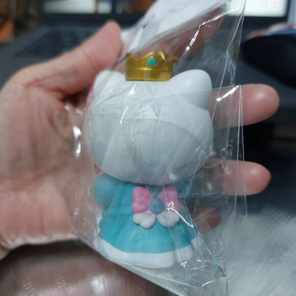 POP MART Super Cute Rare Hello Kitty Toy Figurine Decor - Picture 4 of 6